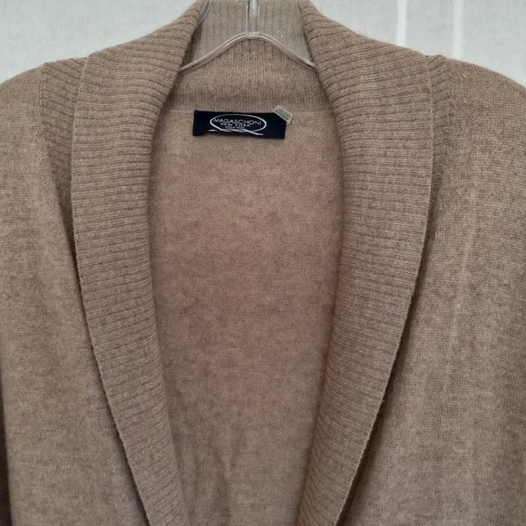 MAGASHONI New York 100 % cashmere cardigan size S